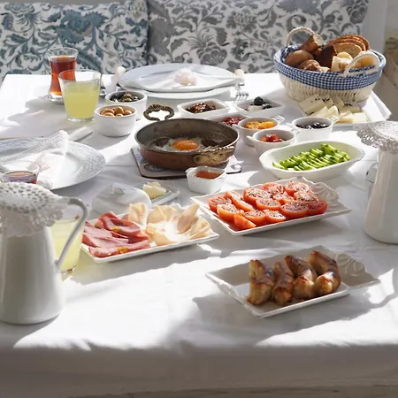Yukari Sokak Vip Butik Alacati