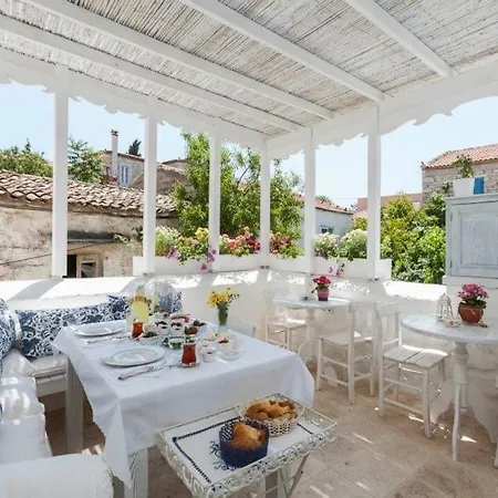 Yukari Sokak Vip Butik Hotell Alaçatı