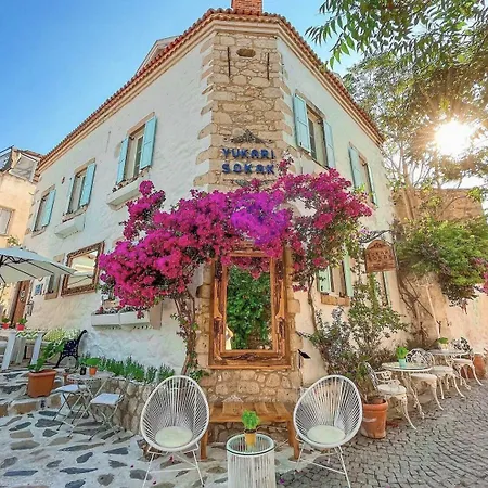 Yukari Sokak Vip Butik Alaçatı