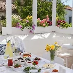 Yukari Sokak Vıp Butık Otel Alaçatı