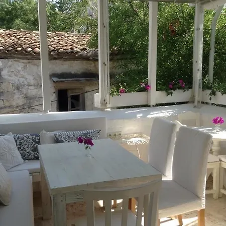Hotel Yukari Sokak Vip Butik Alacati