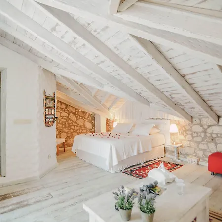 Yukari Sokak Vip Butik מלון