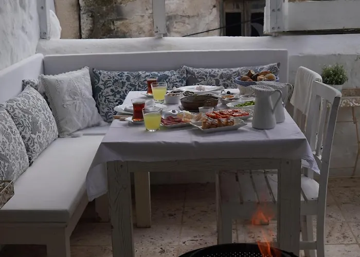 Yukari Sokak Vip Butik Hotel Alaçatı