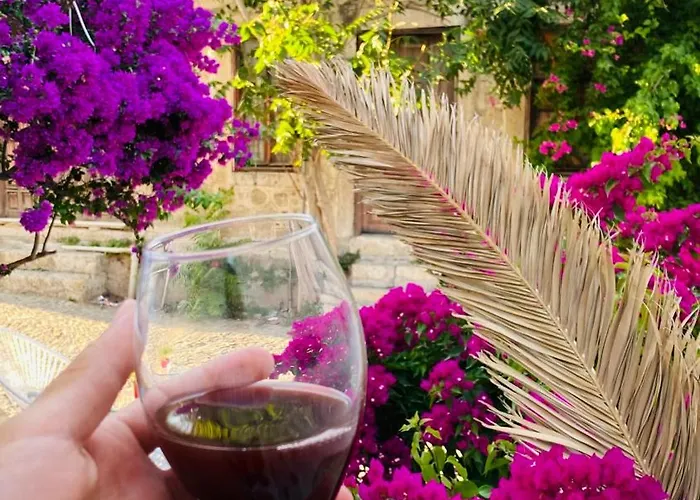 Yukari Sokak Vip Butik Alaçatı