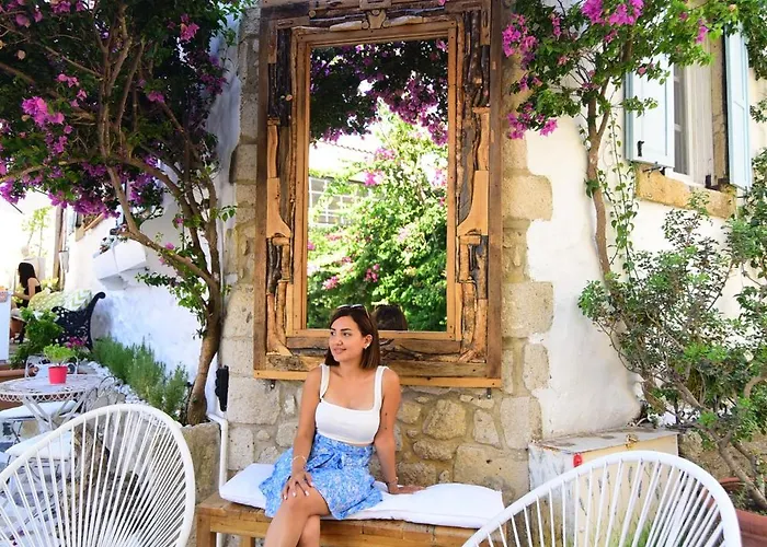 Yukari Sokak Vip Butik Hotel Alaçatı